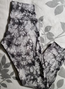 Lululemon Wunder Under Leggings + Bag